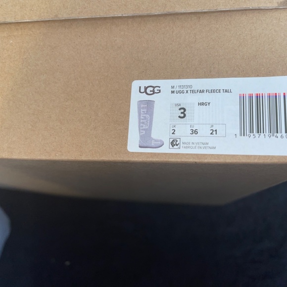 Telfar Ugg boots light grey - Picture 7 of 9